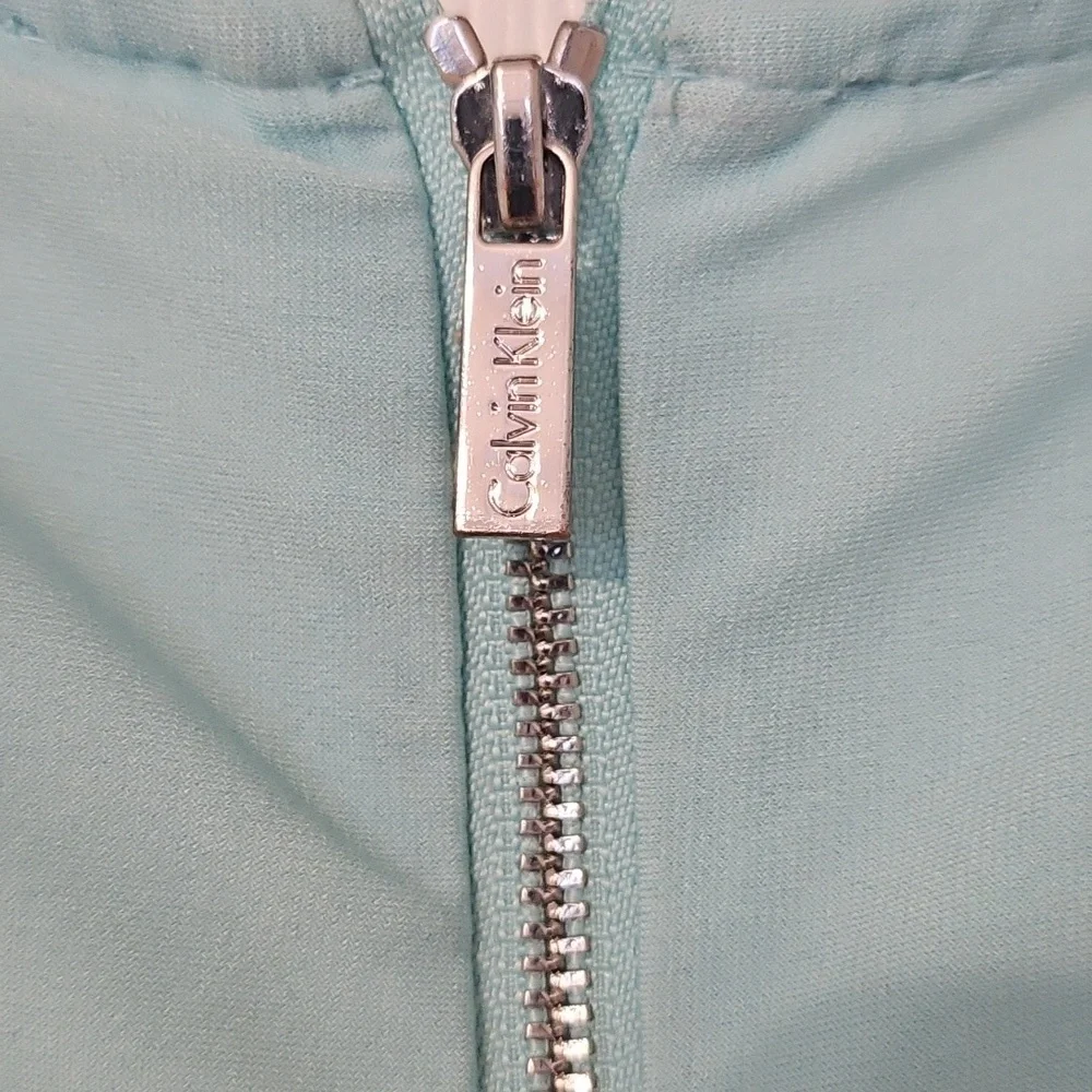 Calvin Klein Sleeveless Blue and Black Patterned Top - Picture 4 of 4